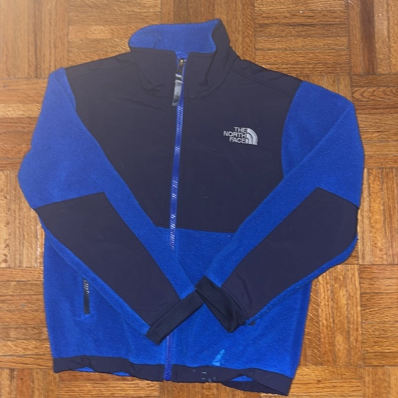 The North Face blue and black full zip jacket size 7/8 stain on front bottom - Picture 3 of 6